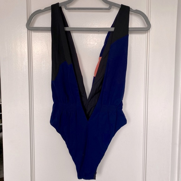 Angelys Balek Deep-V One Piece - Picture 3 of 5